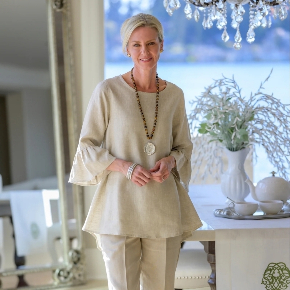 Crown Linen Design European Linen Bell Sleeve Blouse Size Large - Picture 9 of 9